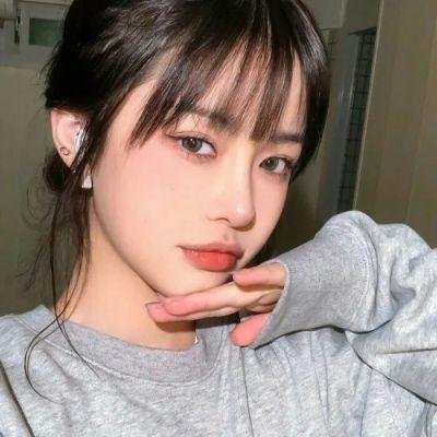 绿茵春色